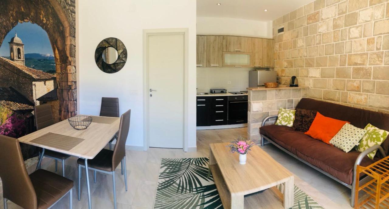 Bay View Apartments Petrovac Екстер'єр фото